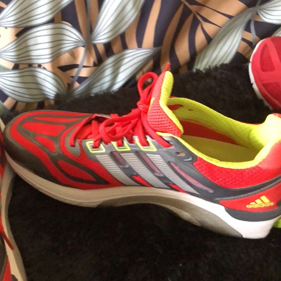 New without box Adidas men’s sneaker size 11 - Picture 2 of 2